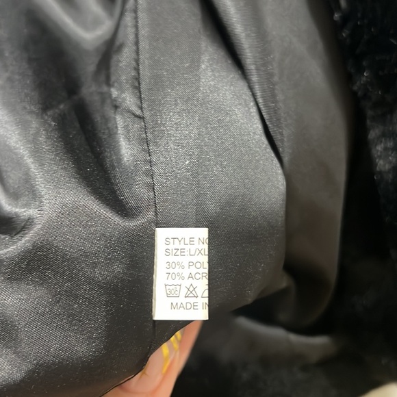 Women’s black, elegant faux fur Chevron style night jacket coat - Picture 4 of 6